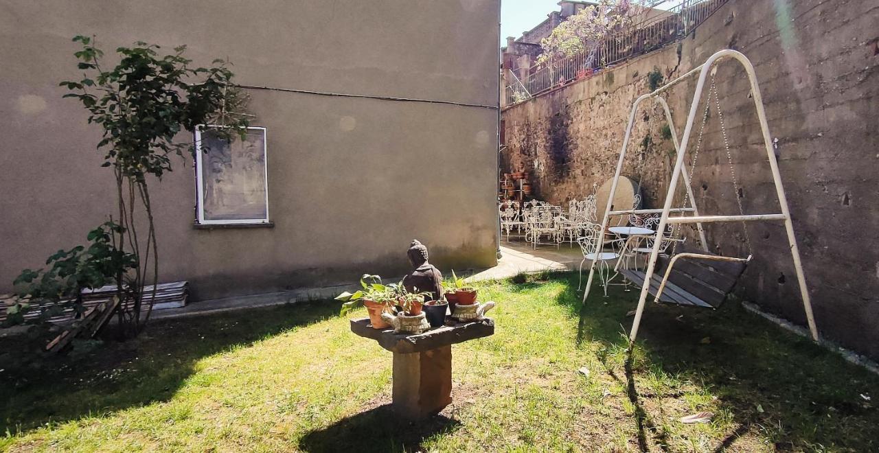 Apartament Volca Aiguanegra Sant Joan les Fonts Exterior photo