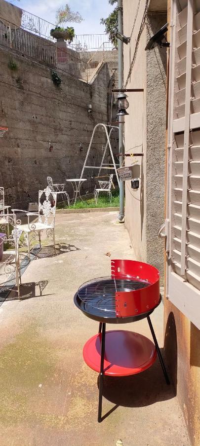 Apartament Volca Aiguanegra Sant Joan les Fonts Exterior photo